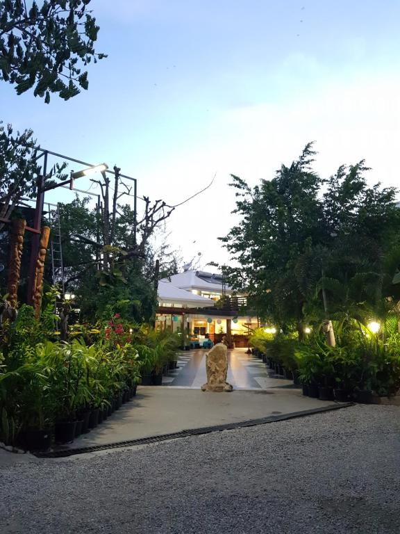 เดอะ แซงชัวรี โฮเต็ล รีสอร์ต แอนด์ สปา (The Sanctuary Hotel Resort and Spa)