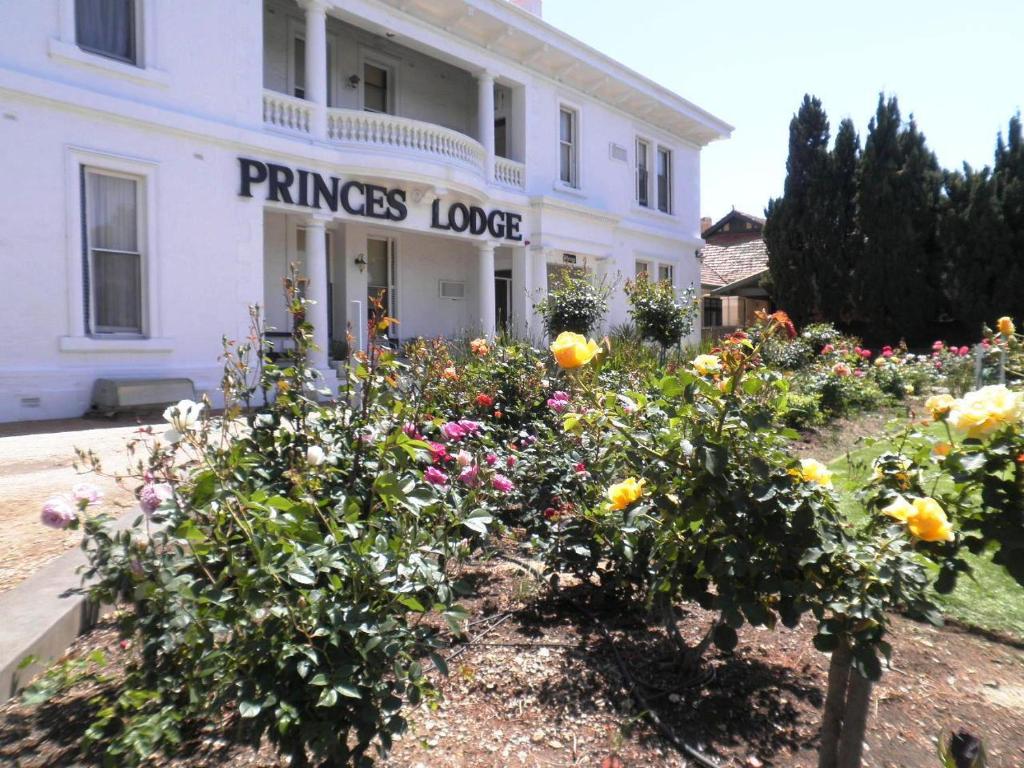 Princes Lodge Motel — Hotel in Adelaide