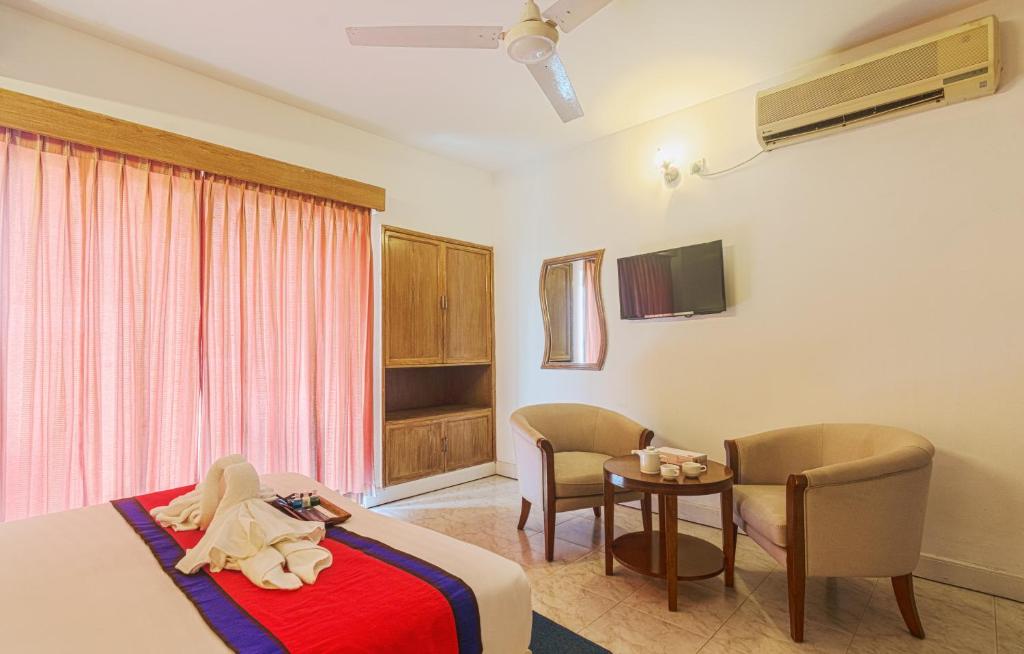Hotel Sea Crown photo