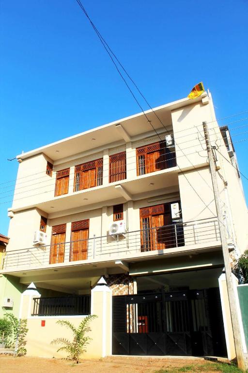 The City Tourist Hotel — Hotel in Anuradhapura