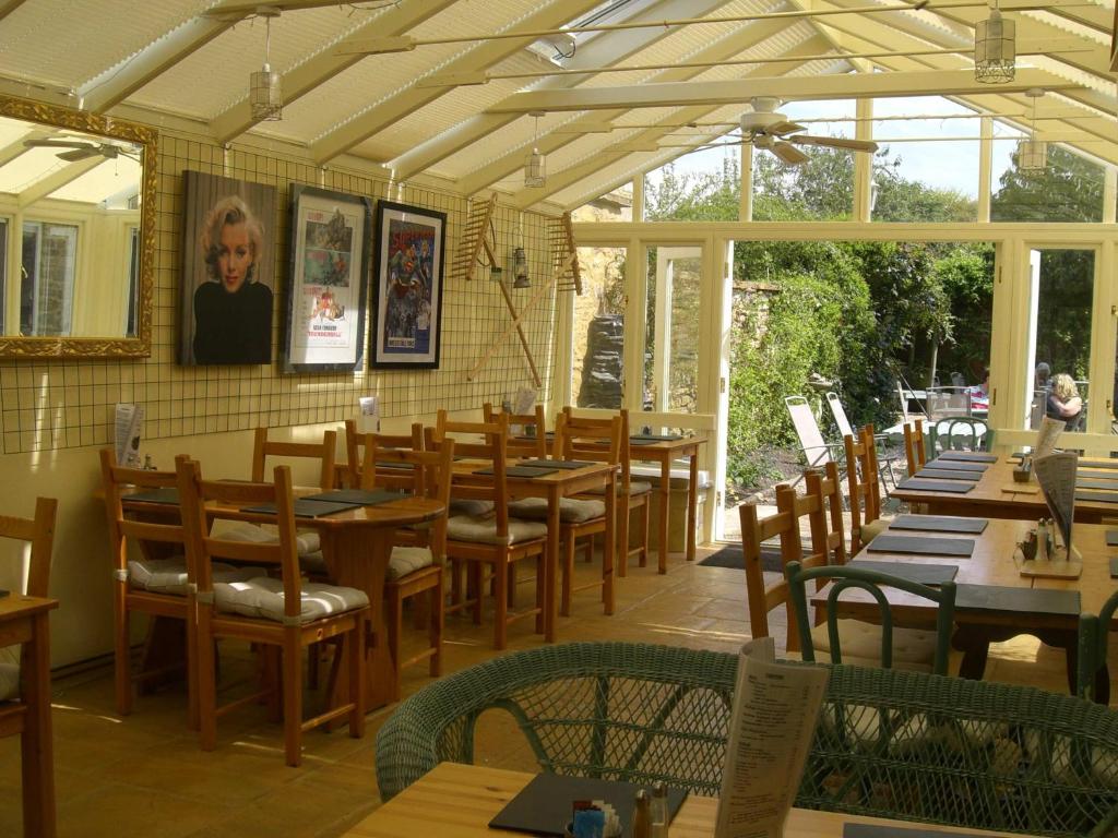 Montacute Country Tearooms B&B 外観