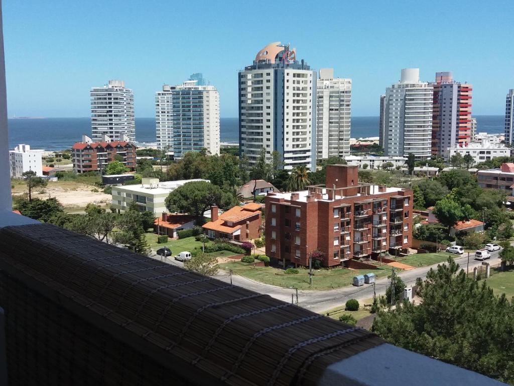 Torre Malvinas, Punta del Este