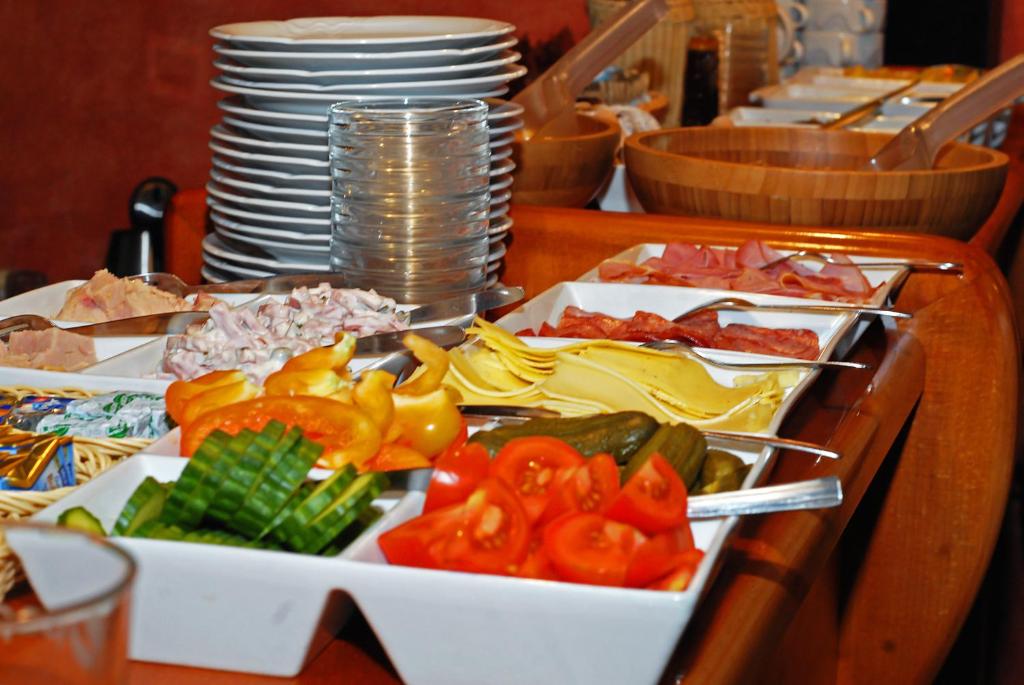 Comida y bebida