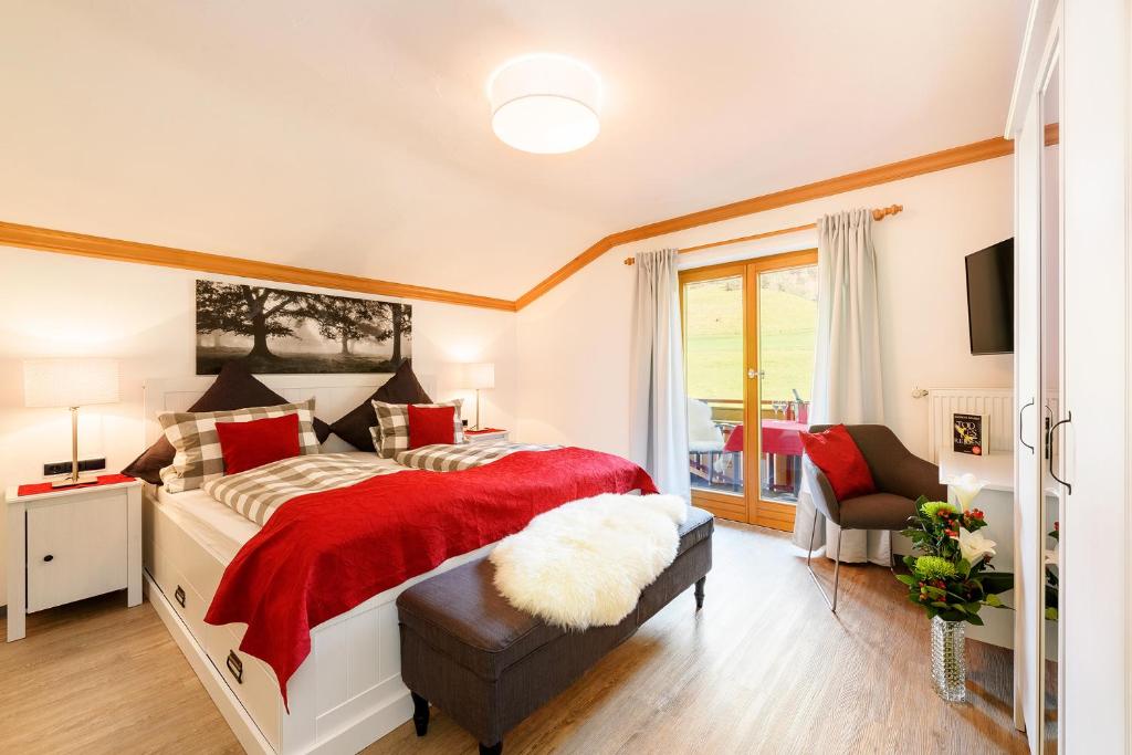 "Haus Berktold" - Annehmlichkeiten von 4-Sterne Familien-und Wellnesshotel Viktoria können mitbenutzt werden - 2