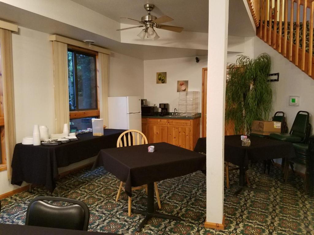 Anchors Away Lodge — Hotel in Aberdeen (SD)