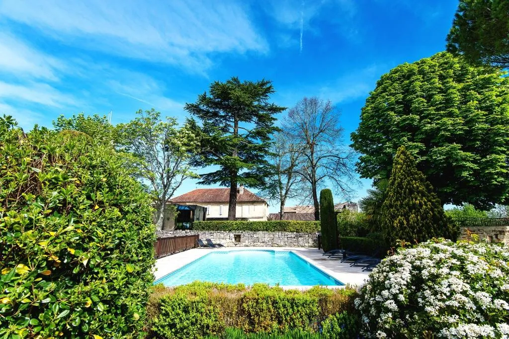 Hôtel Au Logis des Remparts，位于圣艾米隆的酒店
