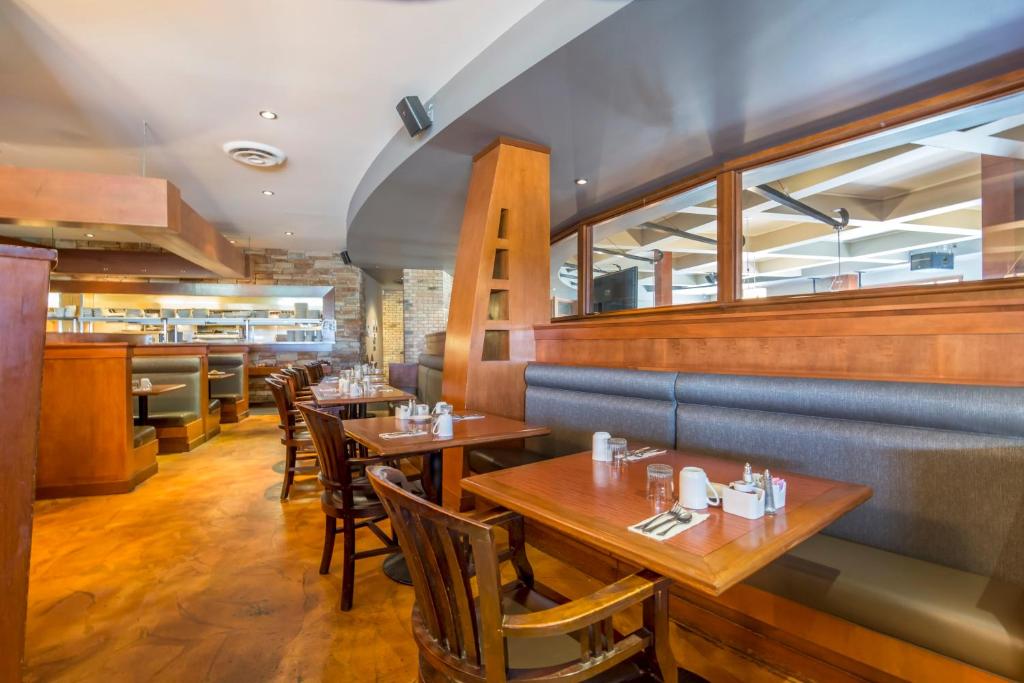 Clarion Hotel & Conference Center Sherwood Park Photo 8