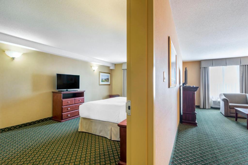 Clarion Hotel & Conference Center Sherwood Park Photo 37