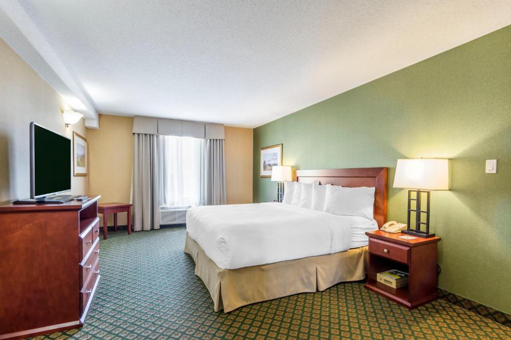 Clarion Hotel & Conference Center Sherwood Park Photo 38