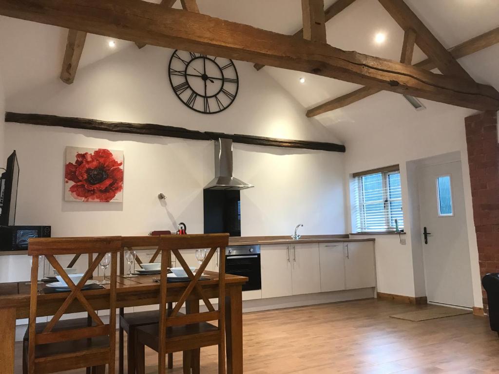 White House Farm Cottages, West Haddon photo 6
