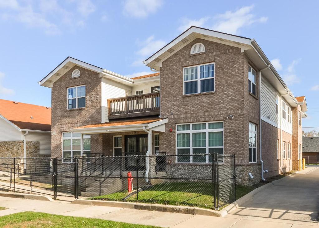 Popular attractions Area Nearby Property