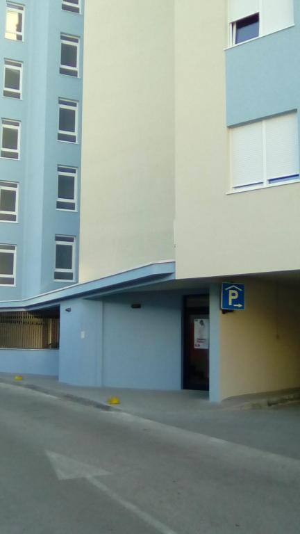 The Golden City Apartments photo