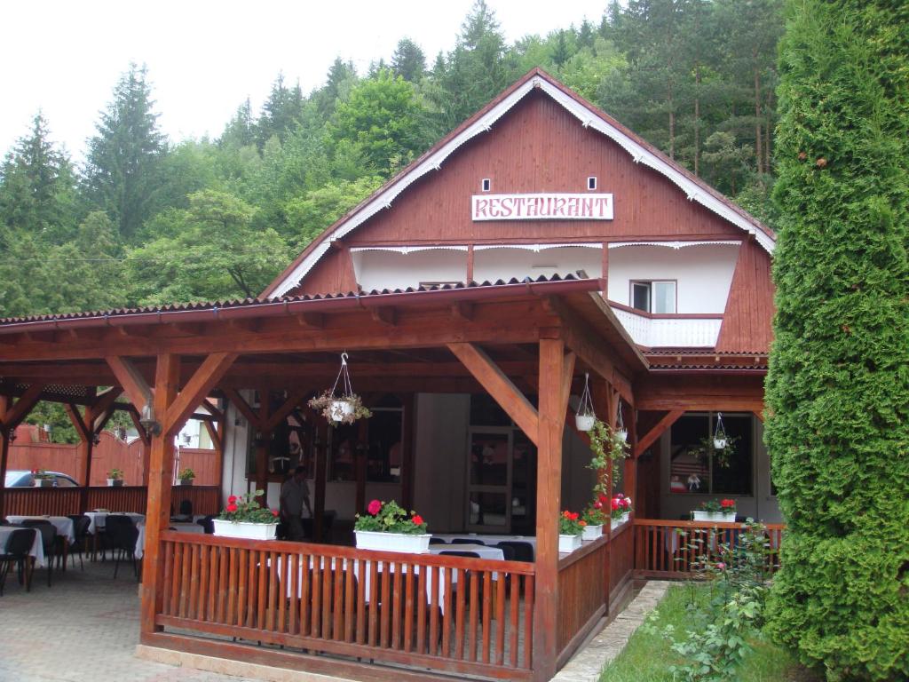 Motel Cristina — Hotel in Bicaz