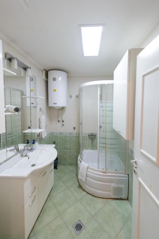 Garni Hotel Crystal photo