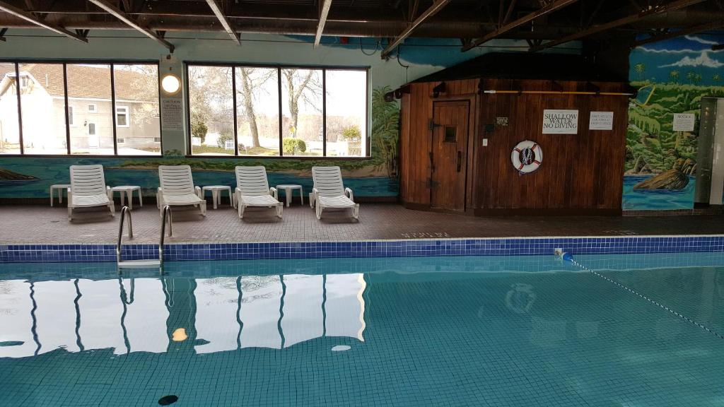 River Rapids Inn photo