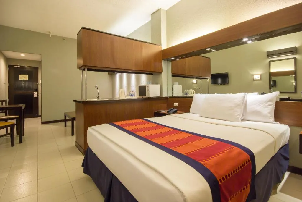 Microtel by Wyndham Eagle Ridge, hotel en General Trias