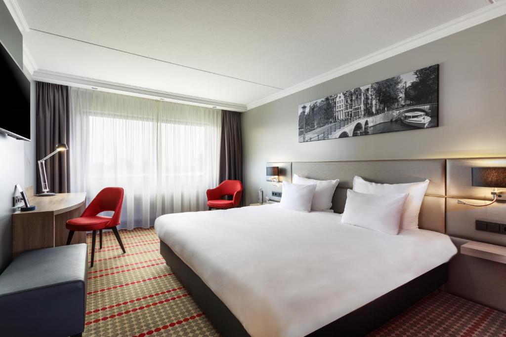Ramada by Wyndham Amsterdam Airport Schiphol Photo 19