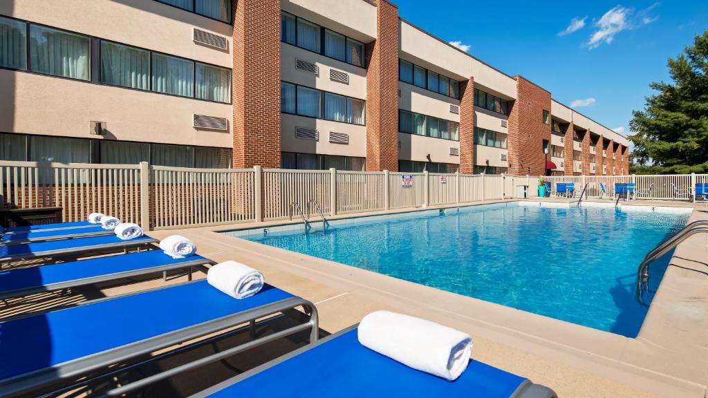 Best Western Plus Reading Inn & Suites Photo 2