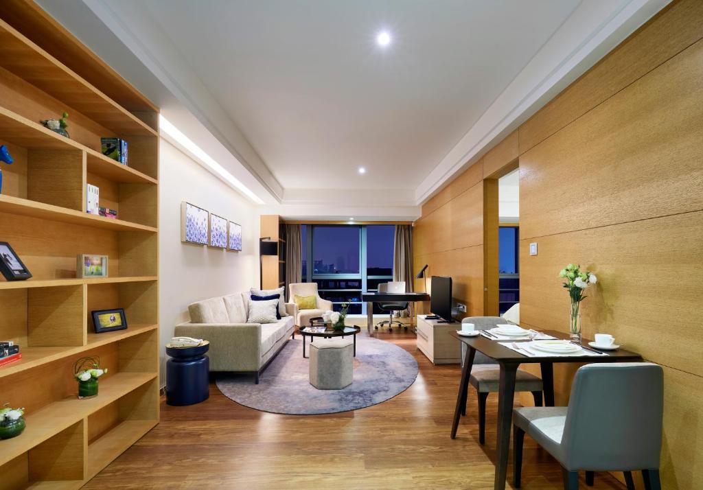 Shared lounge/TV area