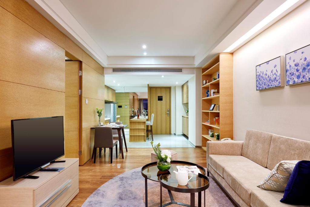 Shared lounge/TV area