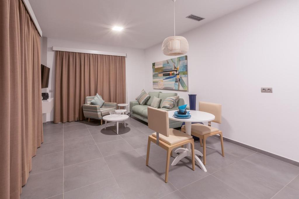 Aevum Resort — Hotel rooms in Playa del Ingles, Canary Islands