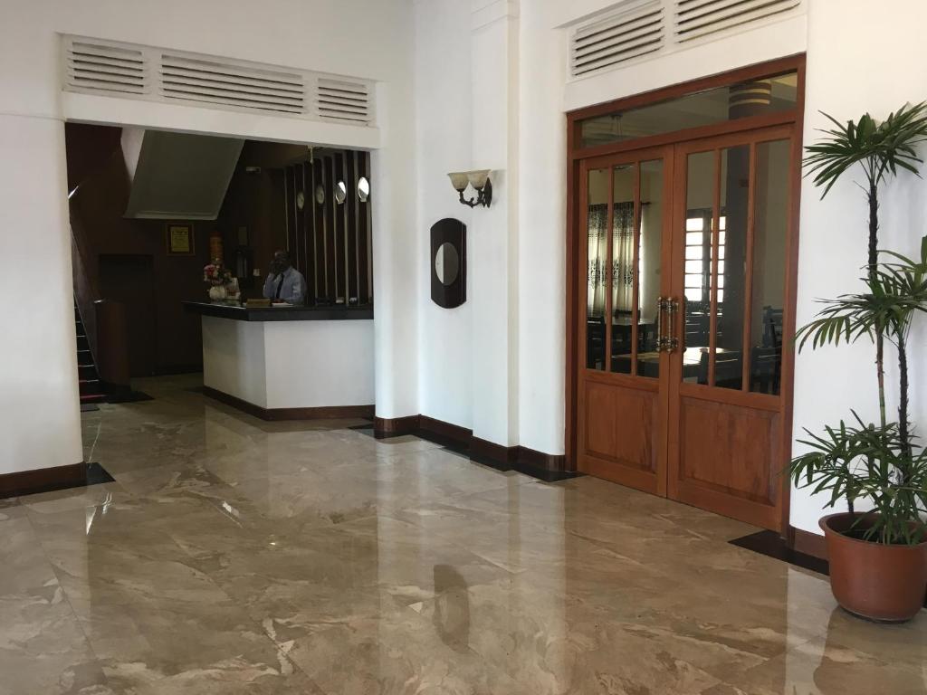 Shalimar Hotel photo