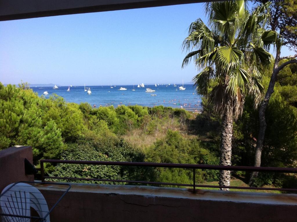 T2 vue mer 50m de la plage à Giens (83), Hyères