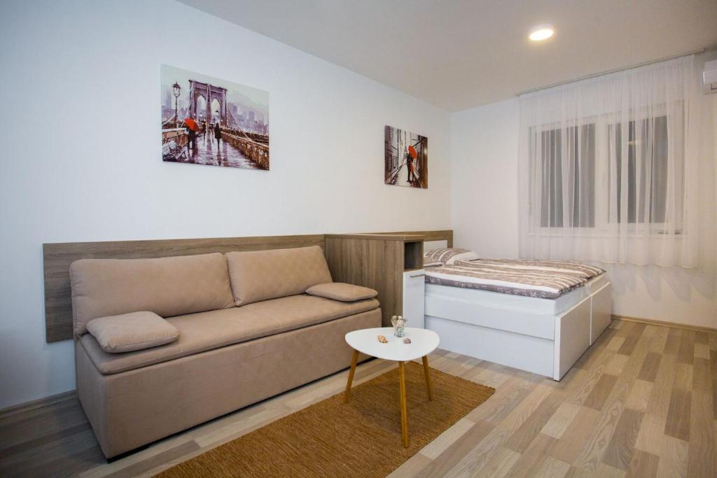 The Golden City Apartments photo