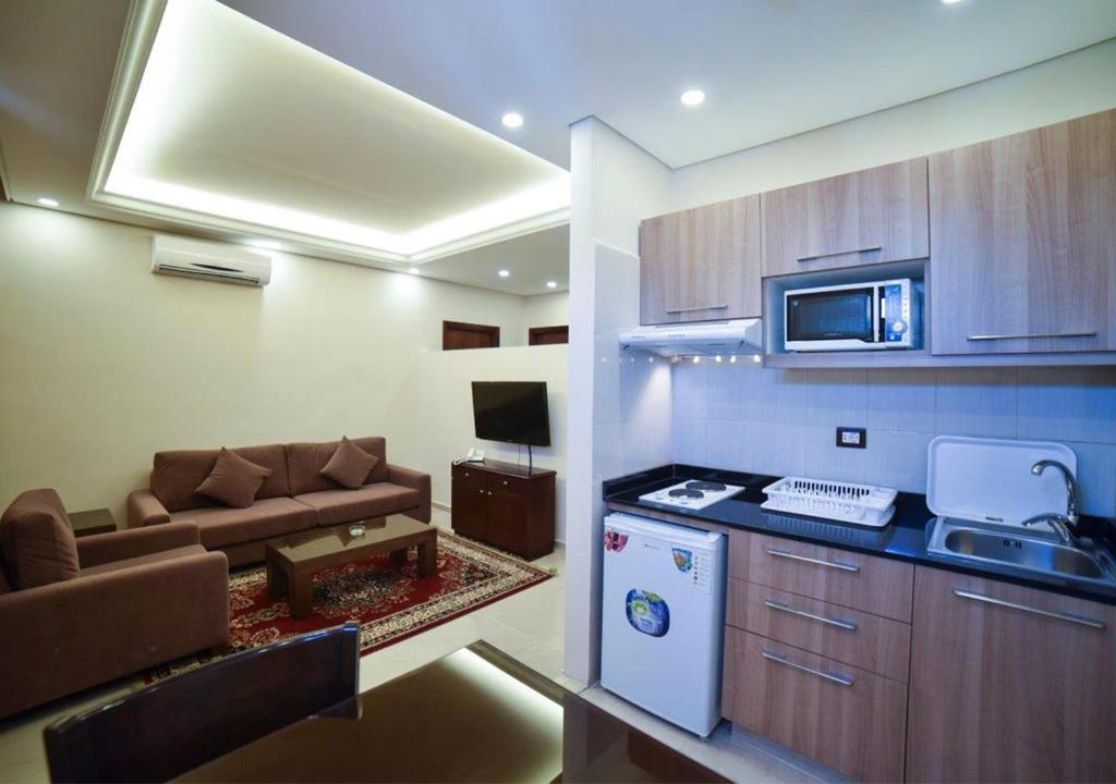 Al Jawhara Suites photo
