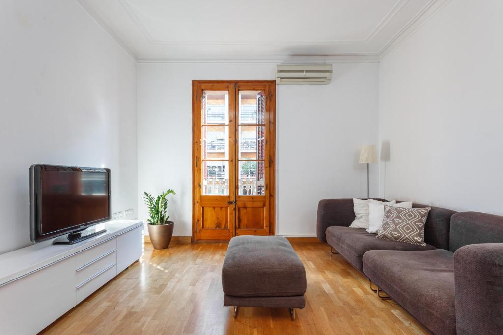 Flateli Aribau — Hotel in Barcelona