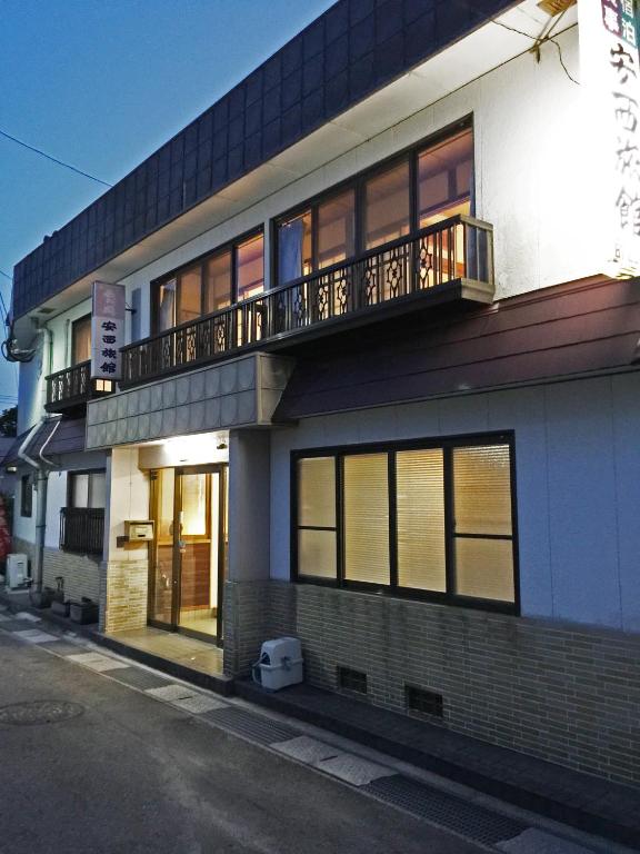 Anzai Ryokan — Hotel in Himeshima