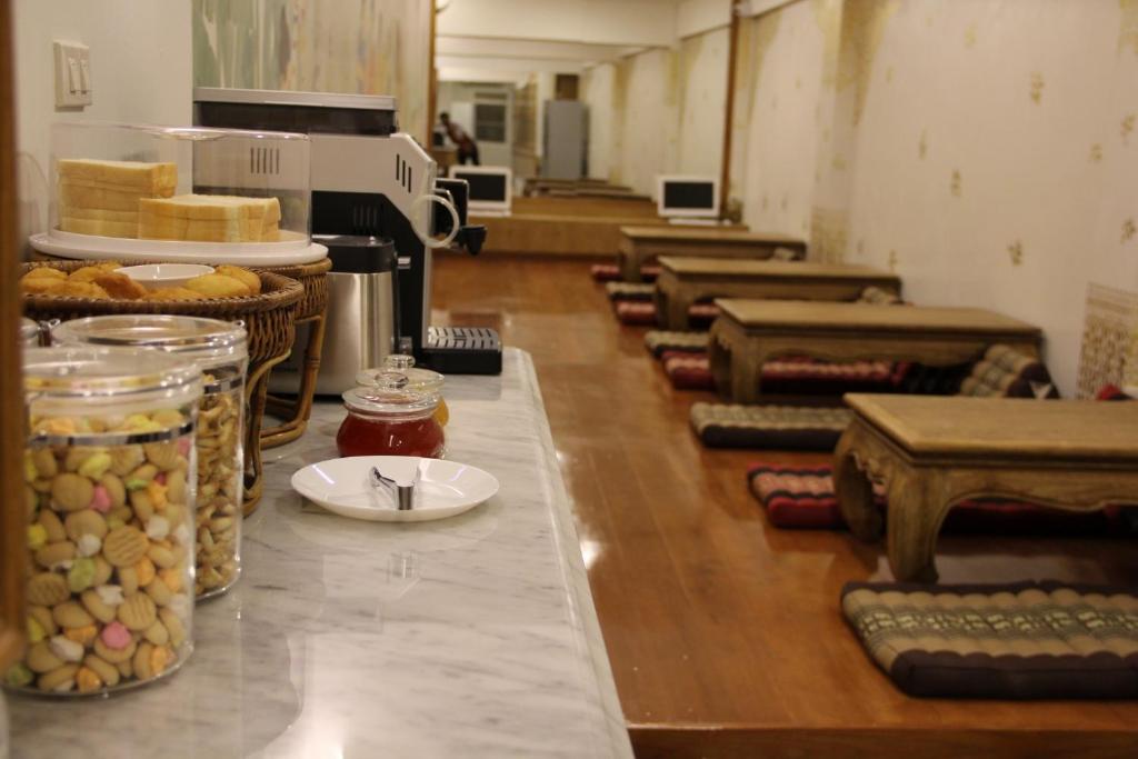 Shared lounge/TV area