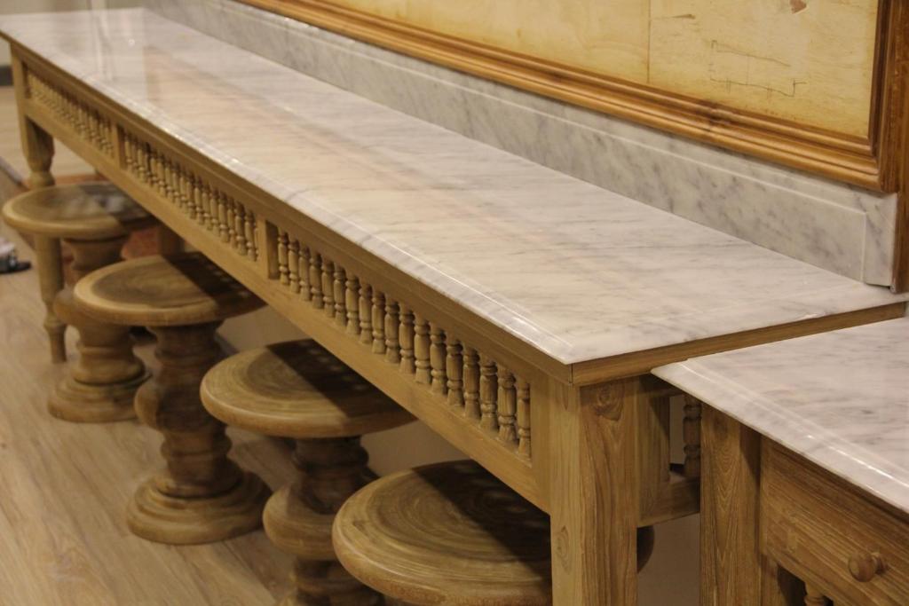 Shared lounge/TV area