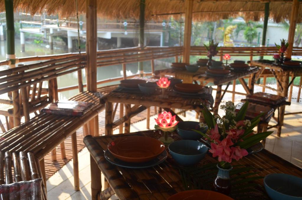 Restaurant, Hotel The Orchid Resort & Relax in Mahasarakham