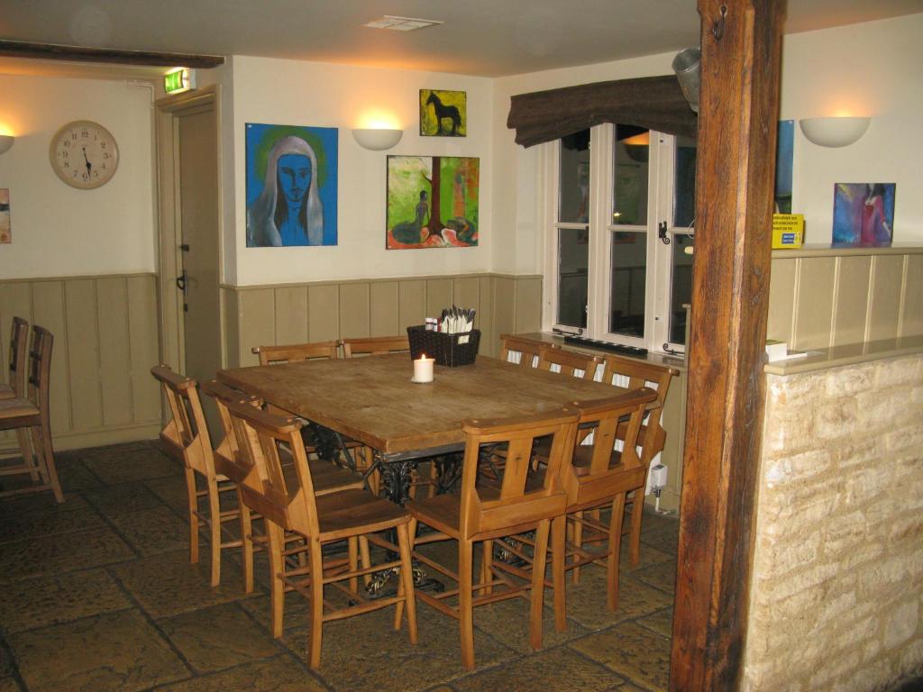 The Chequers Inn, Cassington photo 8