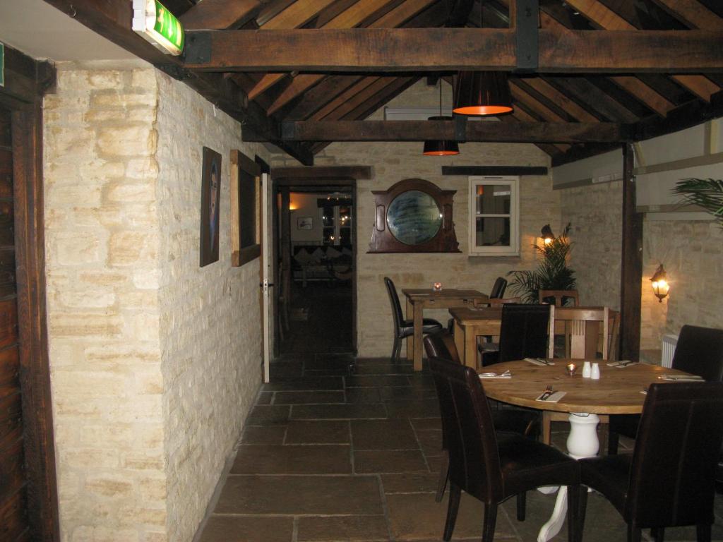 The Chequers Inn, Cassington photo 6
