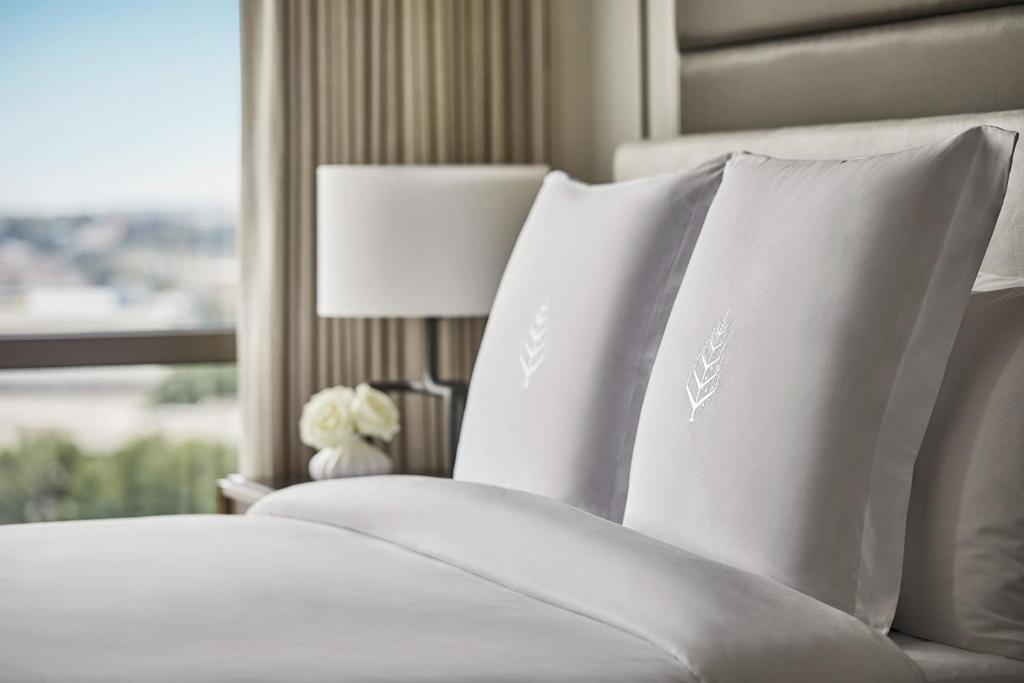 Four Seasons Hotel Austin photo