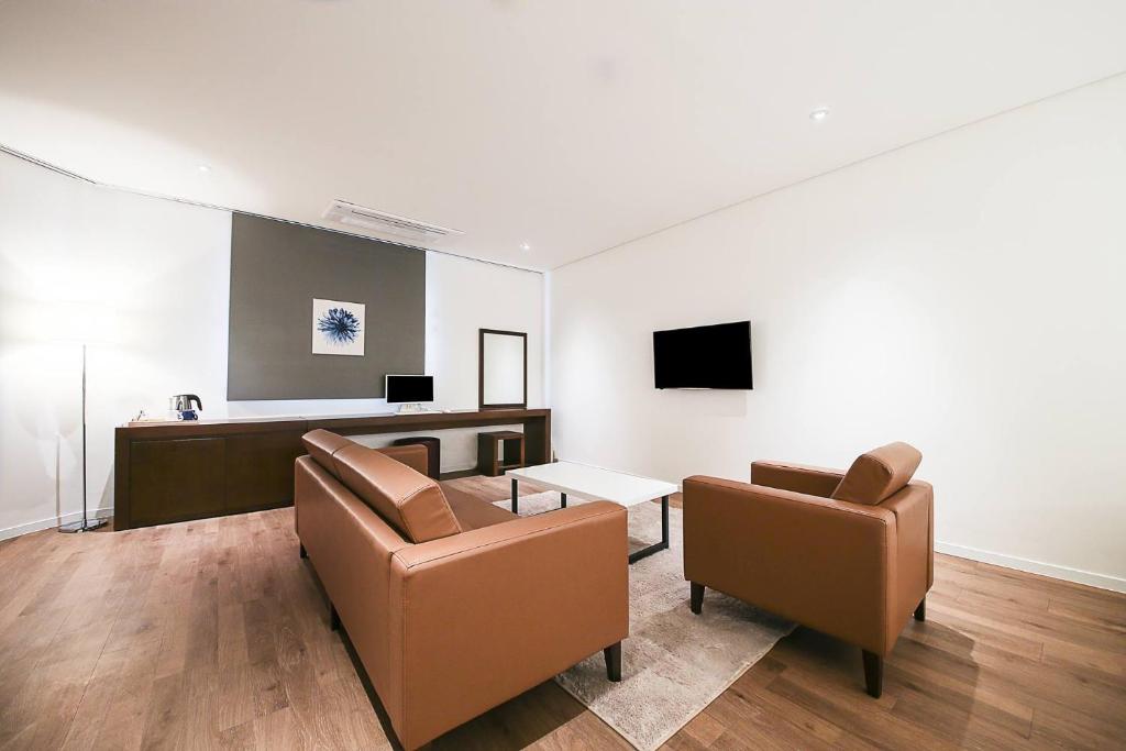 광명 골든 리버 호텔의 세련된 로비 이미지