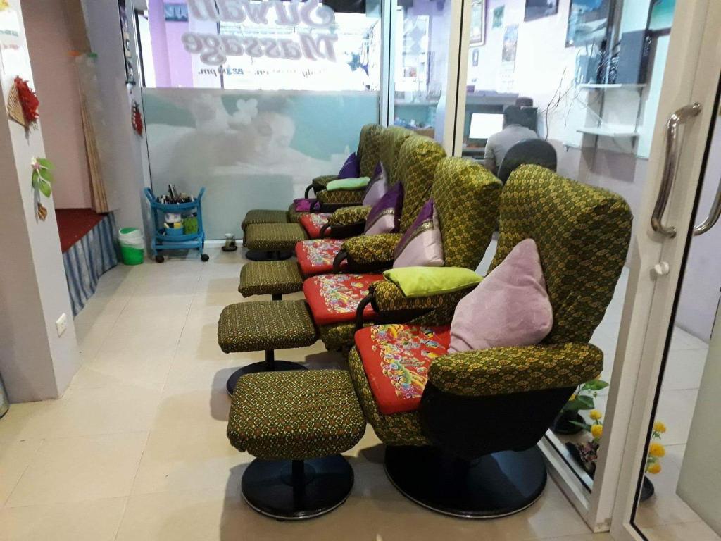 Massage, Number 1 Guesthouse & Restaurant in Krabi