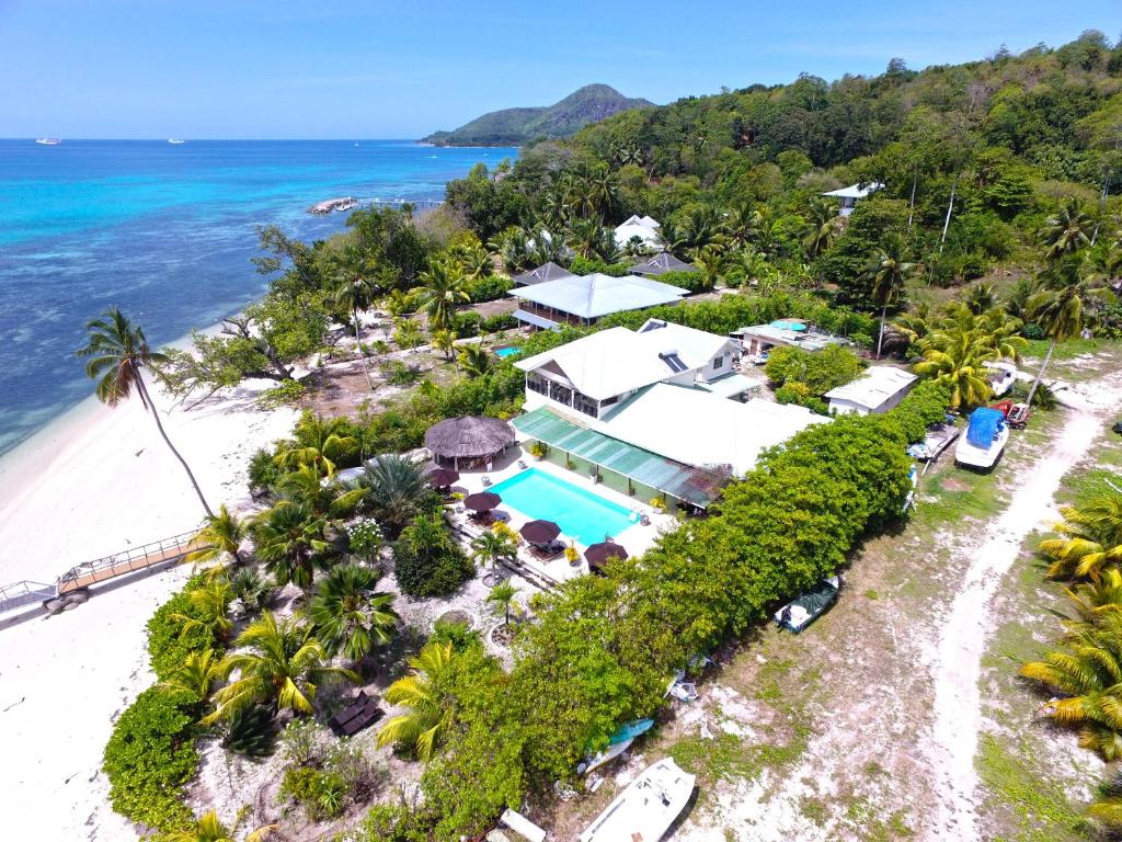 ヴィラ ドゥ サーフ セーシェル (Villa De Cerf Seychelles) 周辺案内