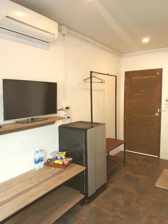 Kingfisher House photo
