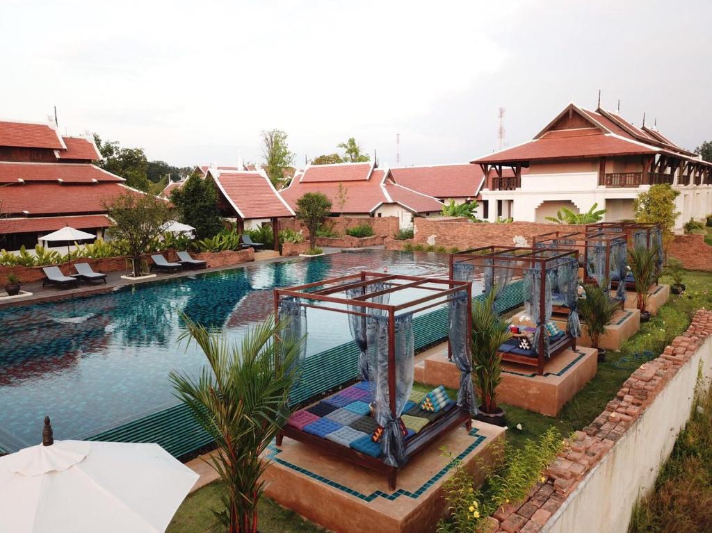 สระว่ายน้ำ