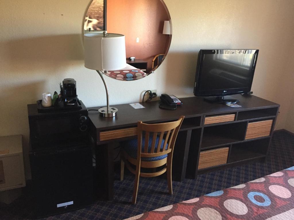 Super 8 By Wyndham College Station Photo 29