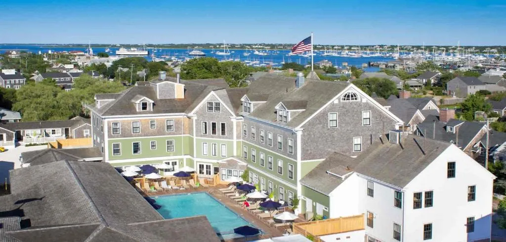 The Nantucket Hotel & Resort，位于楠塔基特的酒店