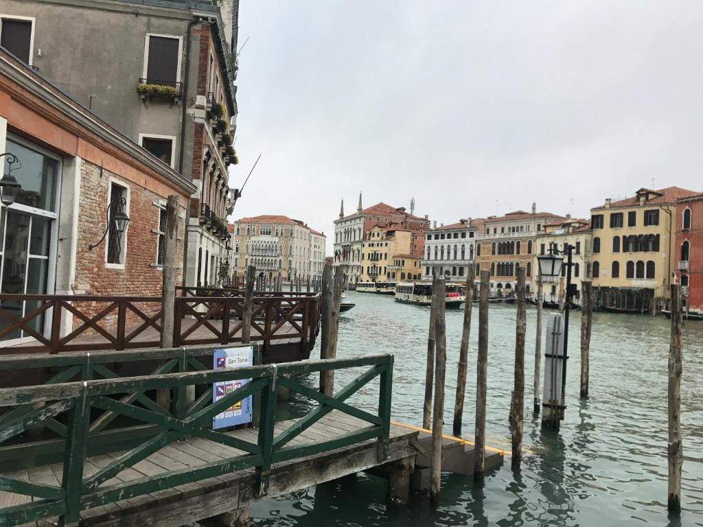 Palazzo Grassi and Accademia Bridge superb House photo