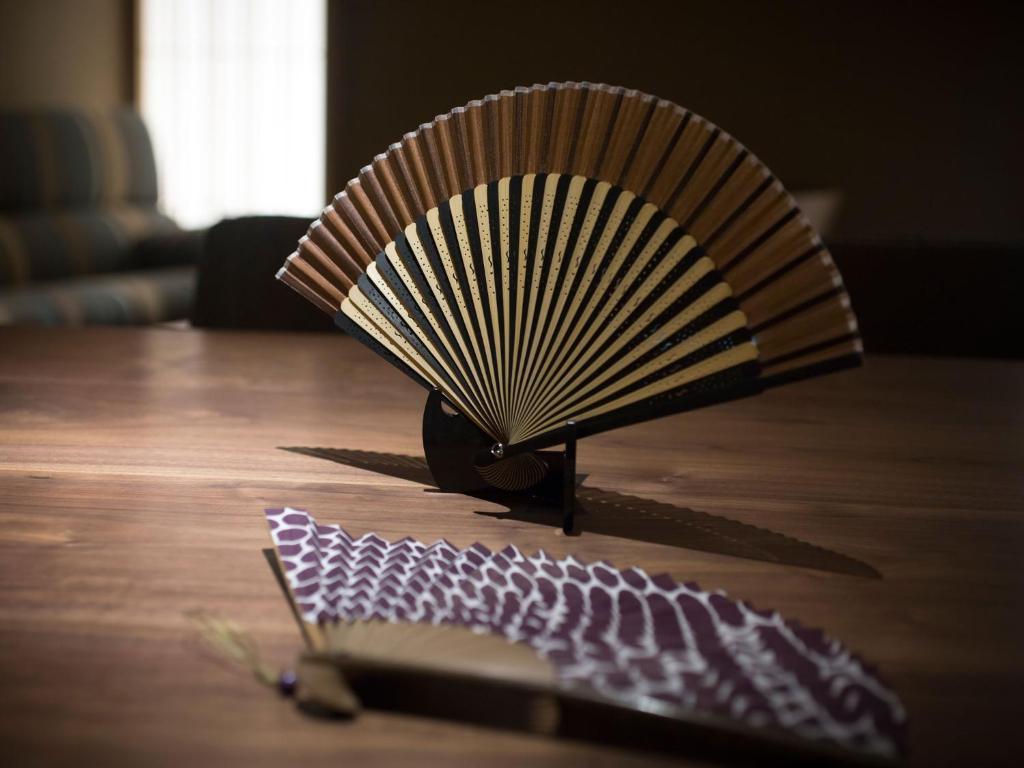 Shared lounge/TV area