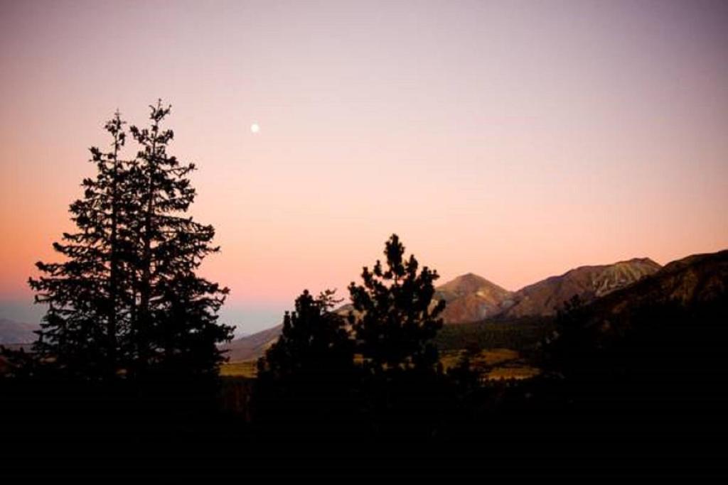 Mammoth Point by 101 Great Escapes photo