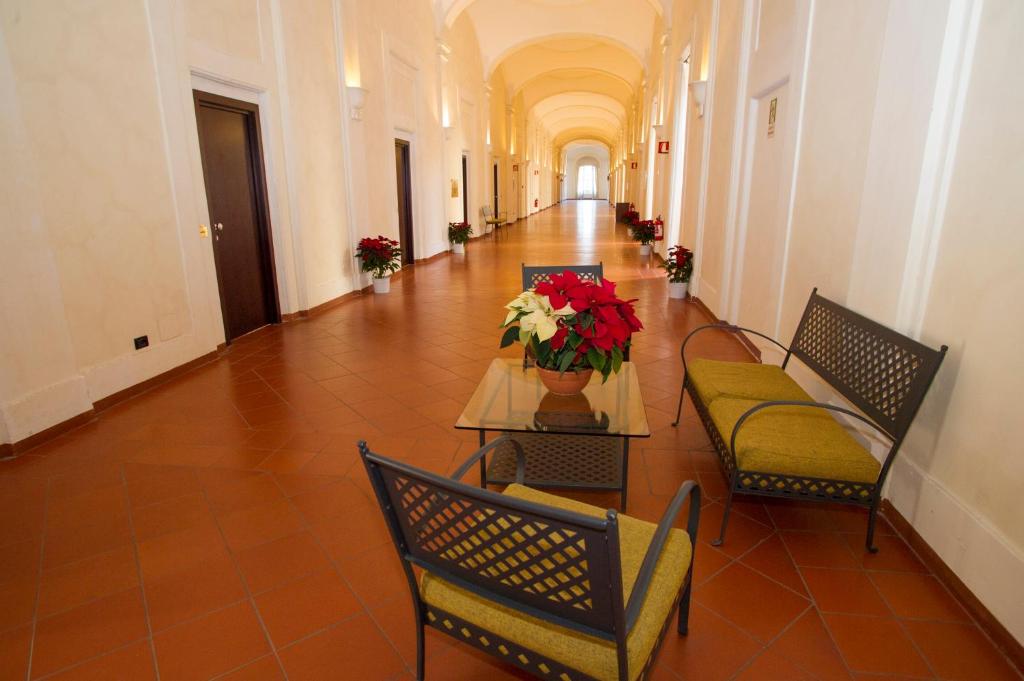 Shared lounge/TV area