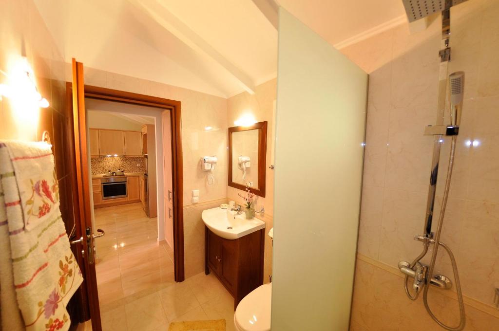 Mazis Apartments — Hotel rooms in Agios Gordios, Ionian Islands