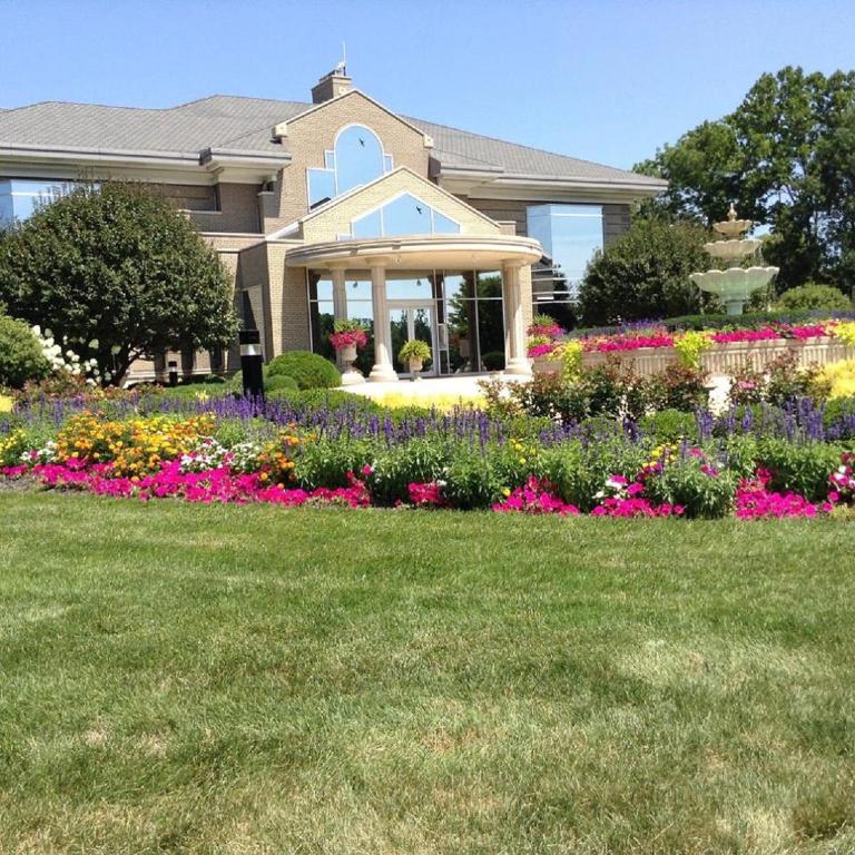 Mill Creek Gardens — Hotel in Winamac